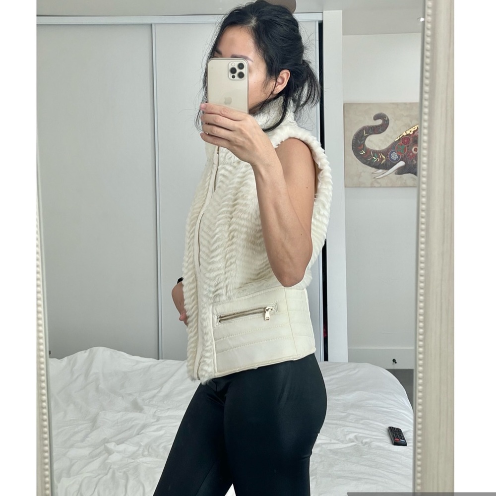 Soft white faux fur snow winter sleeveless jacket vest with pockets